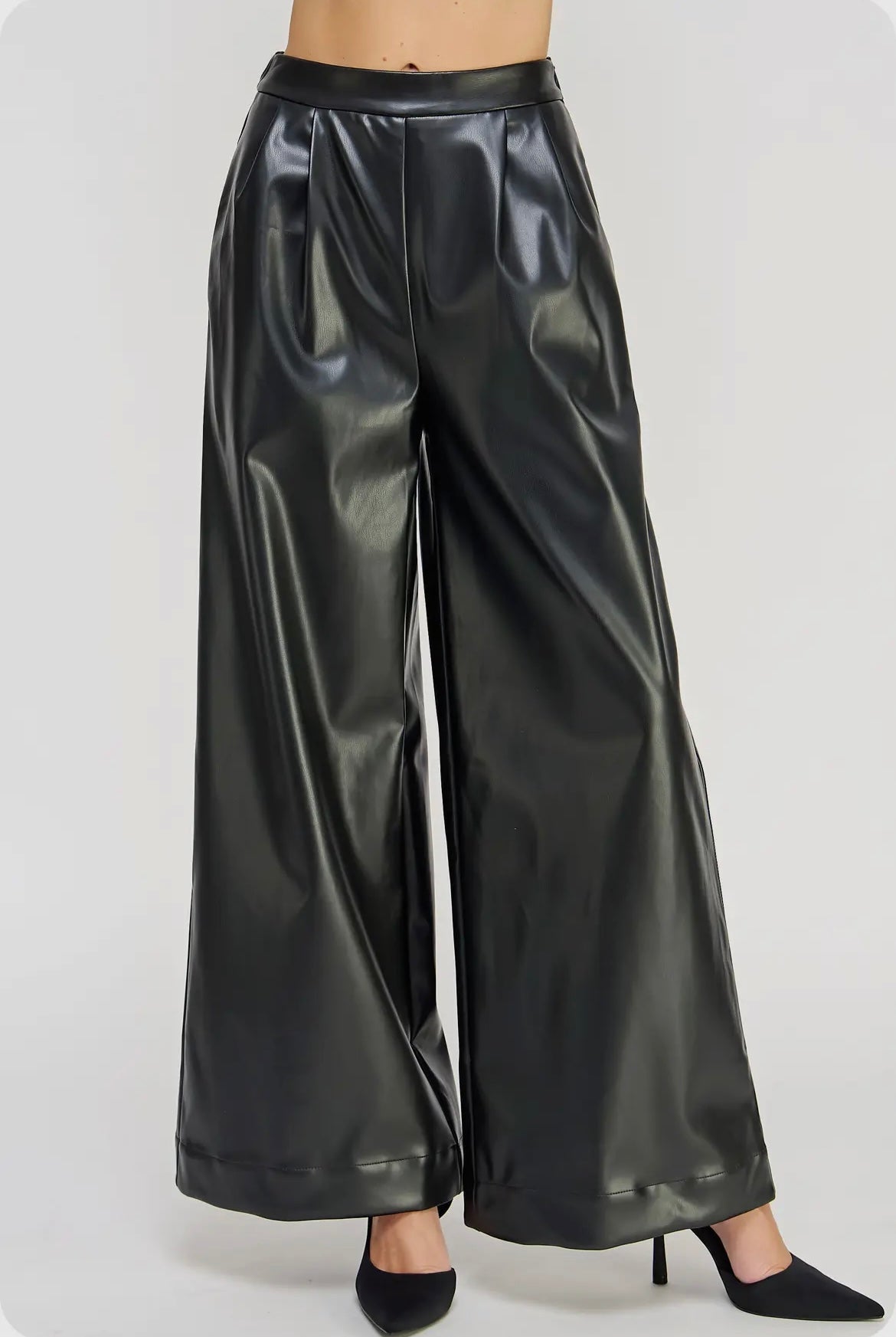 Pleated Details Wide-Legs Faux
Leather Pants