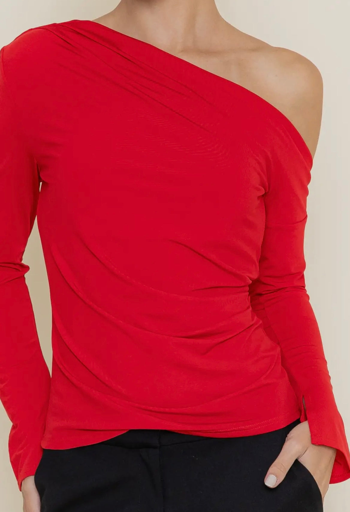 Draped Elevated Basic One Shoulder
Long Sleeve